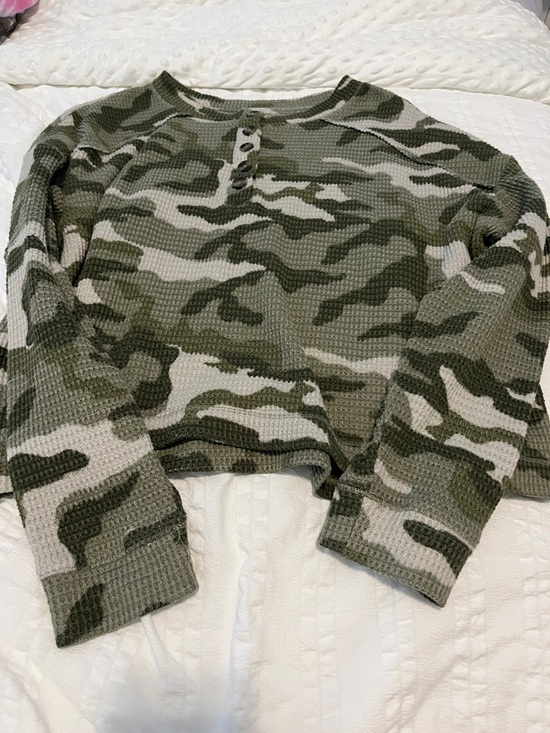 SO Other - SO Girls Camo Waffle Knit Pullover Sweater in Green and Cream